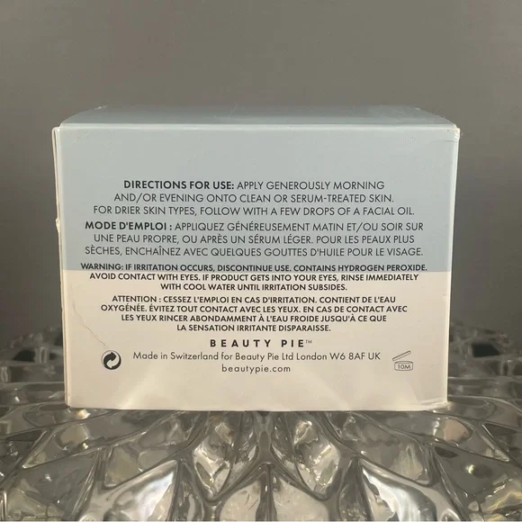 Beauty Pie Pure Oxygen - Radiant Glow Moisture Infusion - Picture 3 of 5